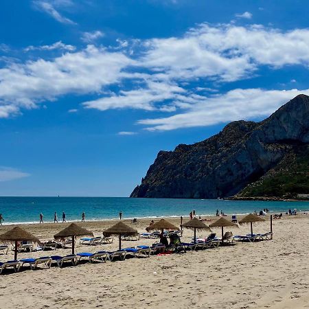 Modern Apartment On The Beach With Pool Calpe Buitenkant foto