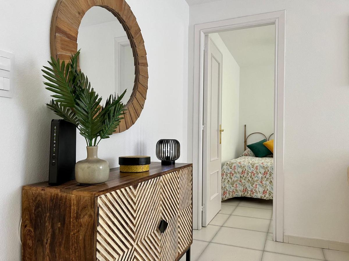 Modern Apartment On The Beach With Pool Calpe Buitenkant foto