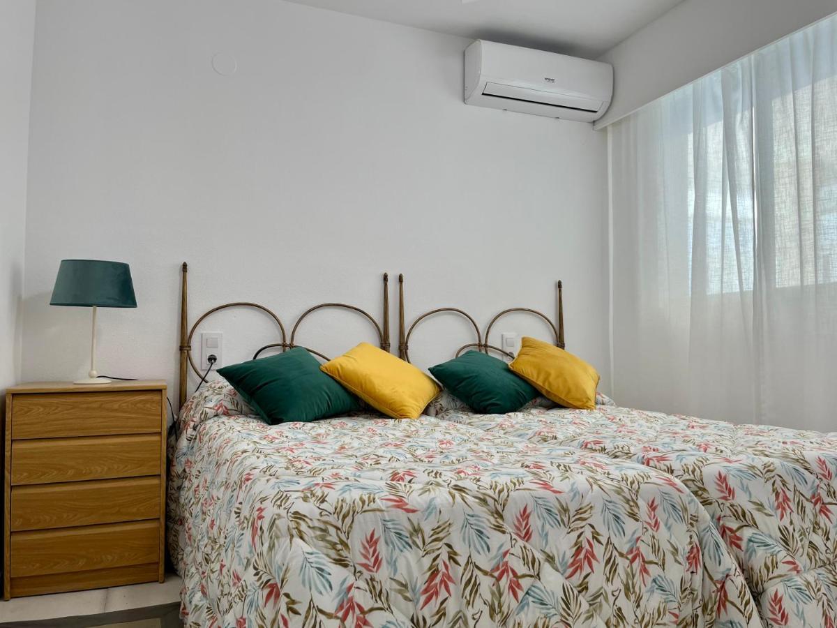 Modern Apartment On The Beach With Pool Calpe Buitenkant foto