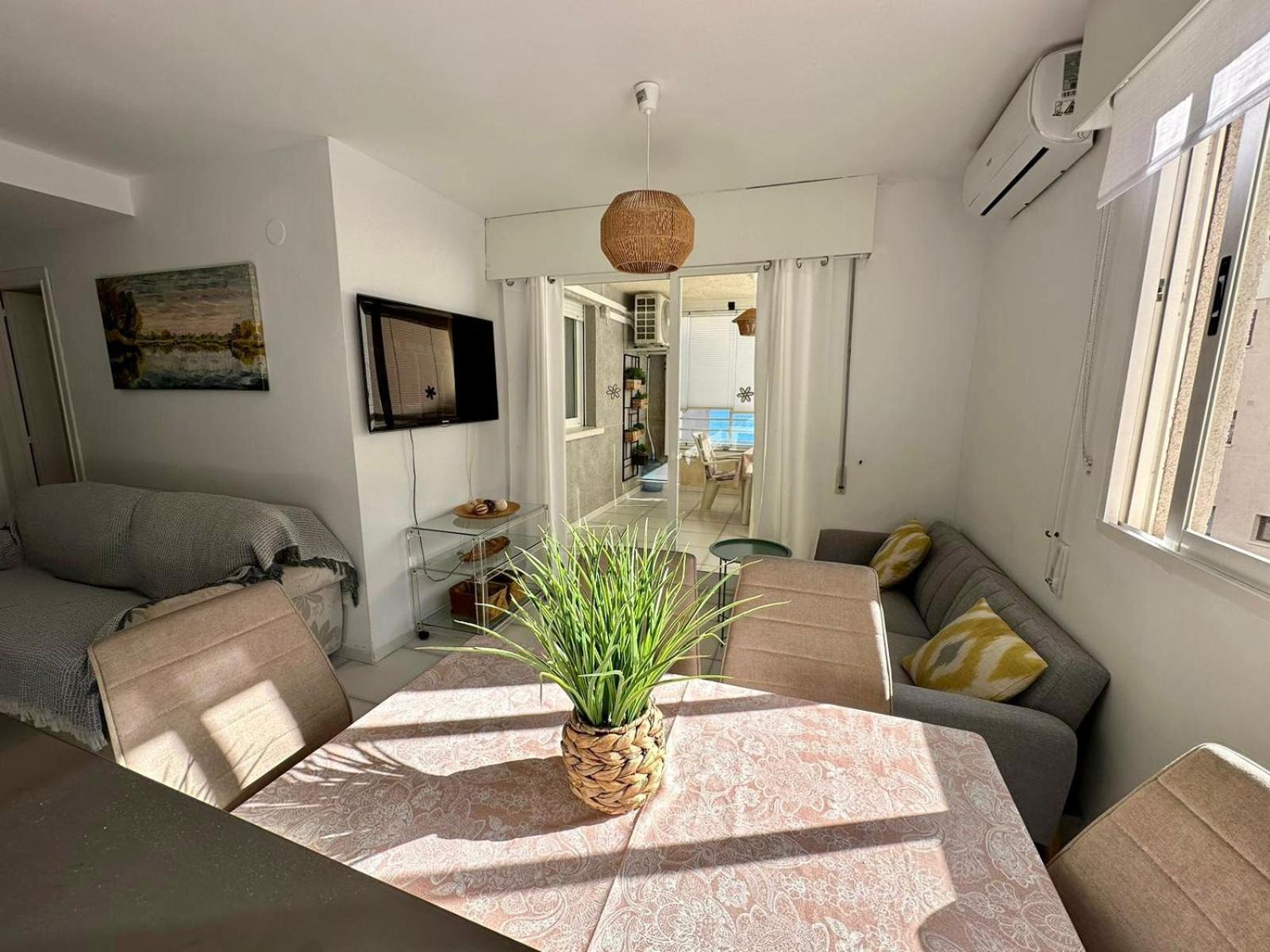 Modern Apartment On The Beach With Pool Calpe Buitenkant foto